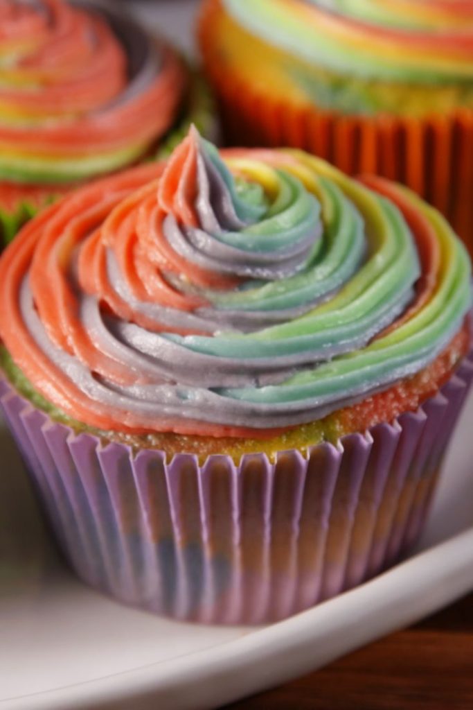 rainbow swirl cupcakes